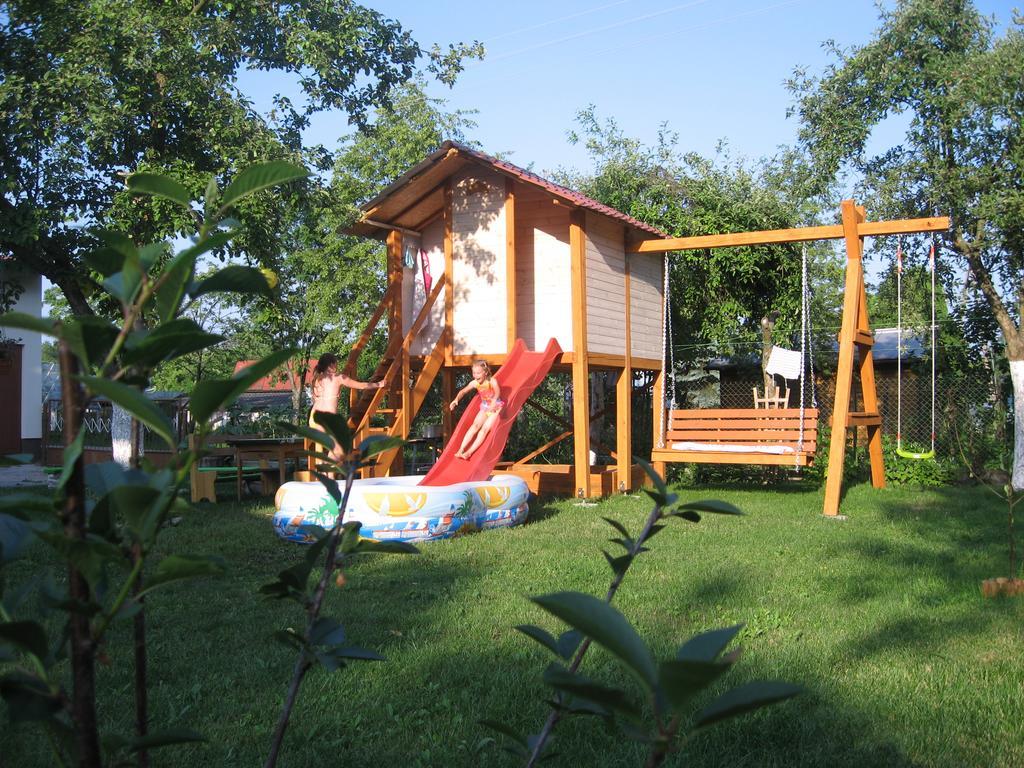 Pokoje I Domki Nad Kanalem Bystrym Augustów Exterior foto