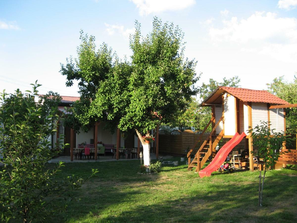 Pokoje I Domki Nad Kanalem Bystrym Augustów Exterior foto